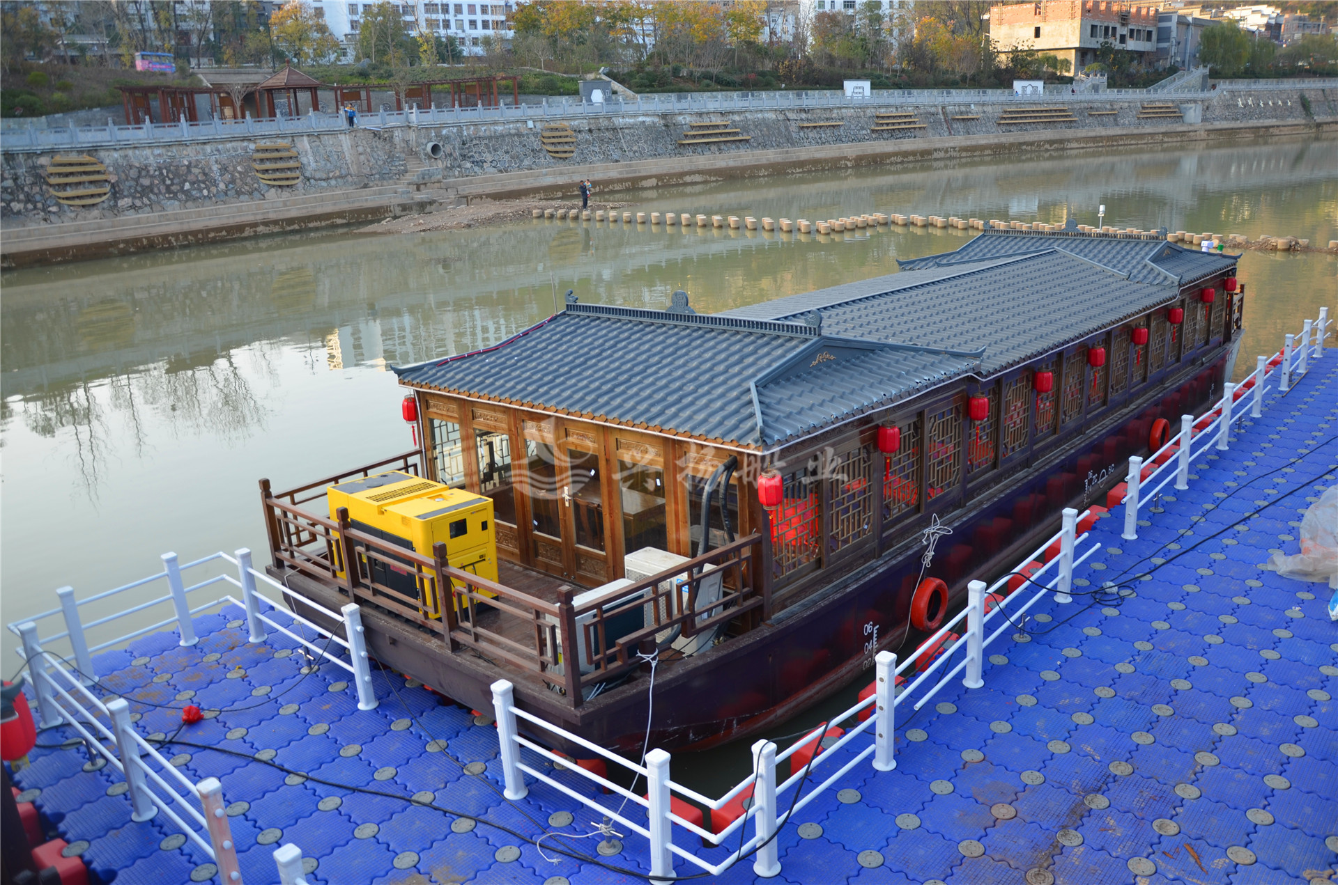 陜西商洛漫川古鎮18米畫(huà)舫船