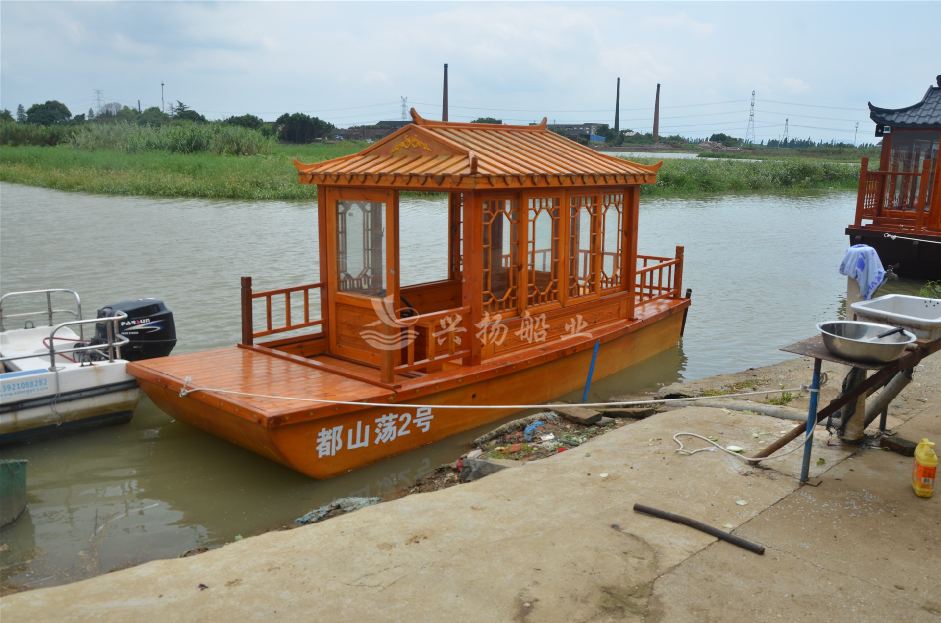 5米全封閉觀(guān)光船