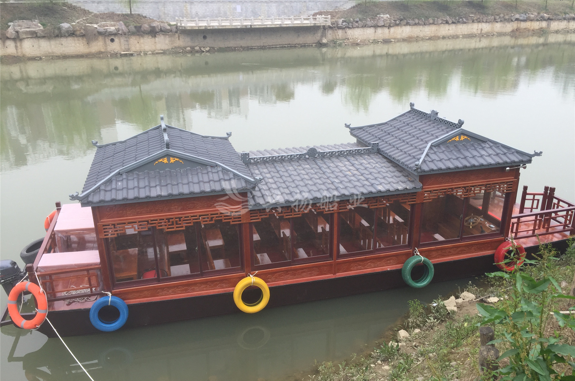 貴州遵義湄潭10米畫(huà)舫船