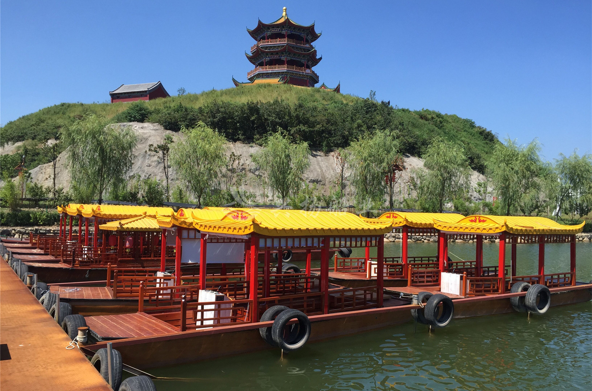 浙江橫店圓明新園電動(dòng)游船