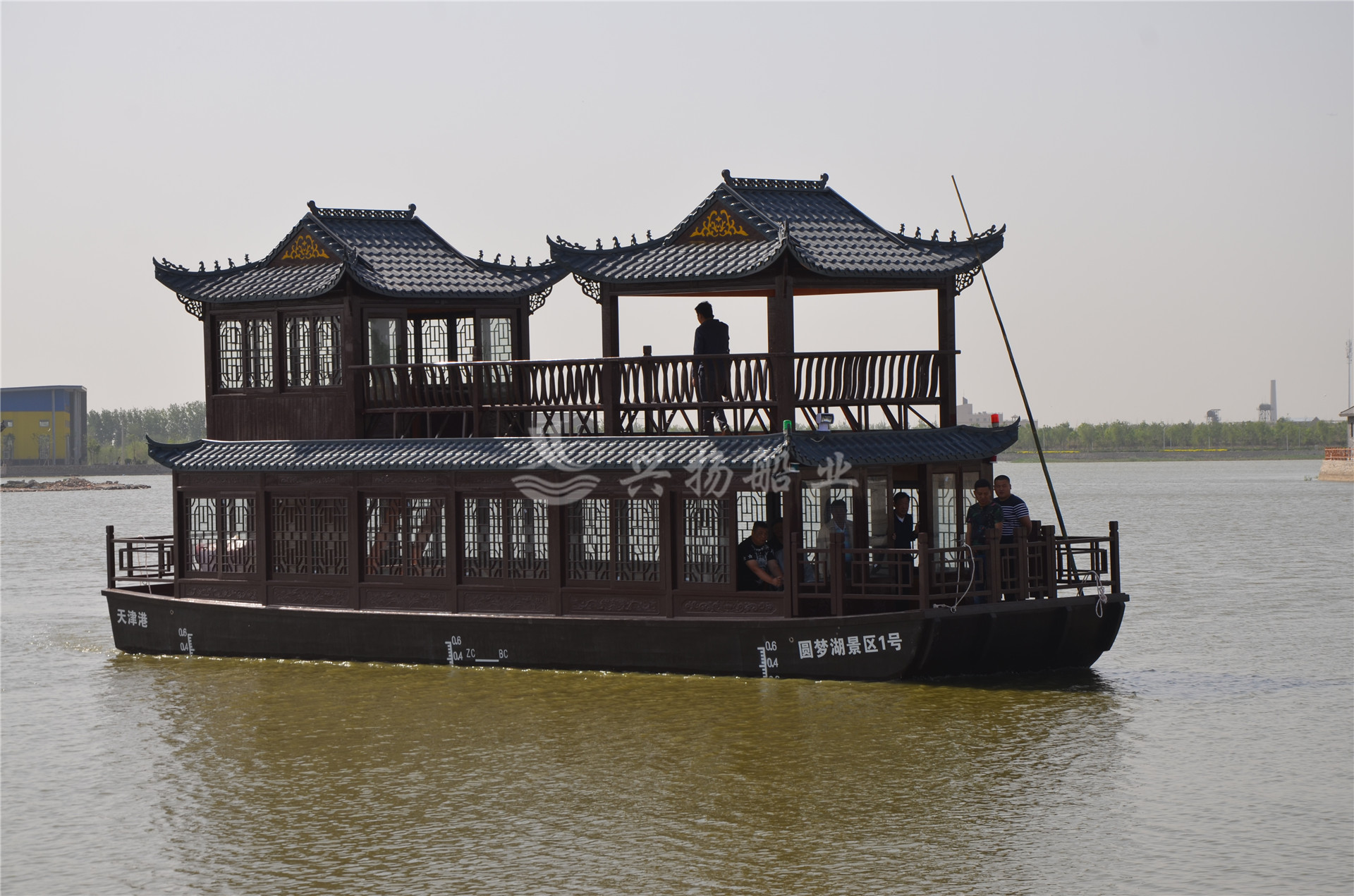 天津圓夢(mèng)湖景區仿古畫(huà)舫船