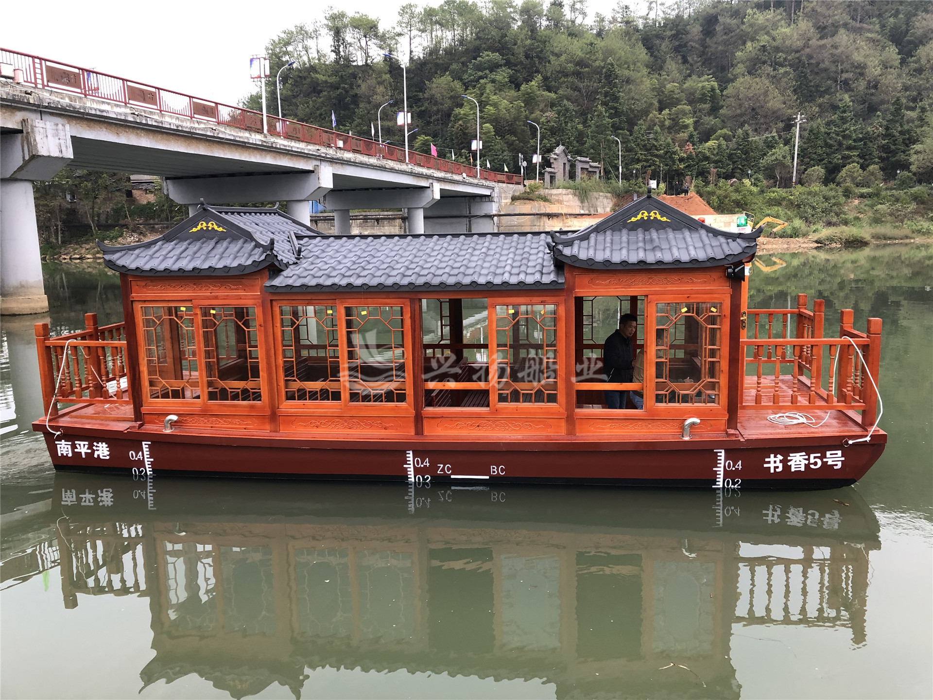 福建南平林木楠景區畫(huà)舫船